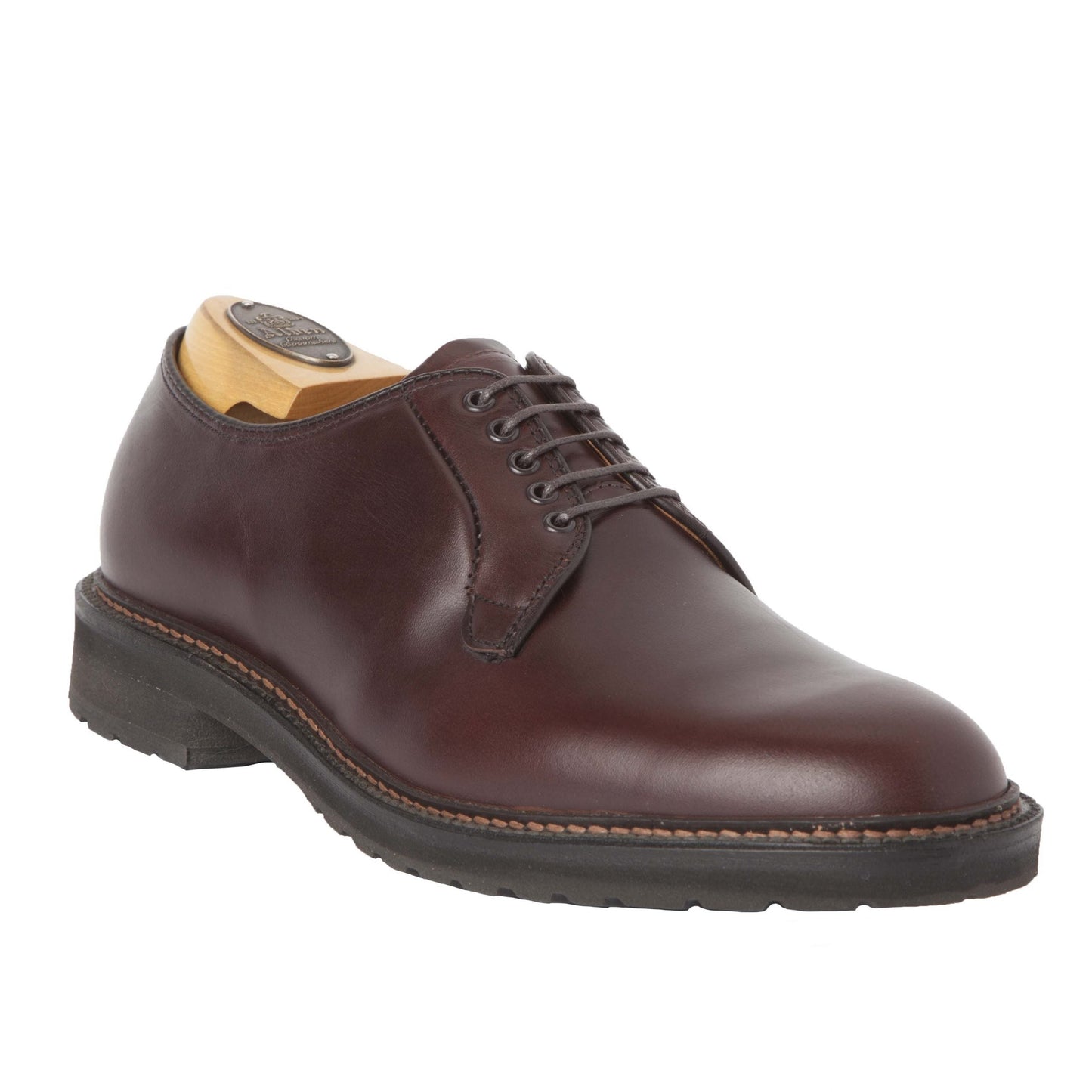 A single 9432S Plain Toe Blucher by Alden Madison, crafted from brown Chromexcel leather on the Barrie last, featuring a smooth upper, round toe, lug rubber sole with visible welt stitching; includes a wooden shoe tree inside.